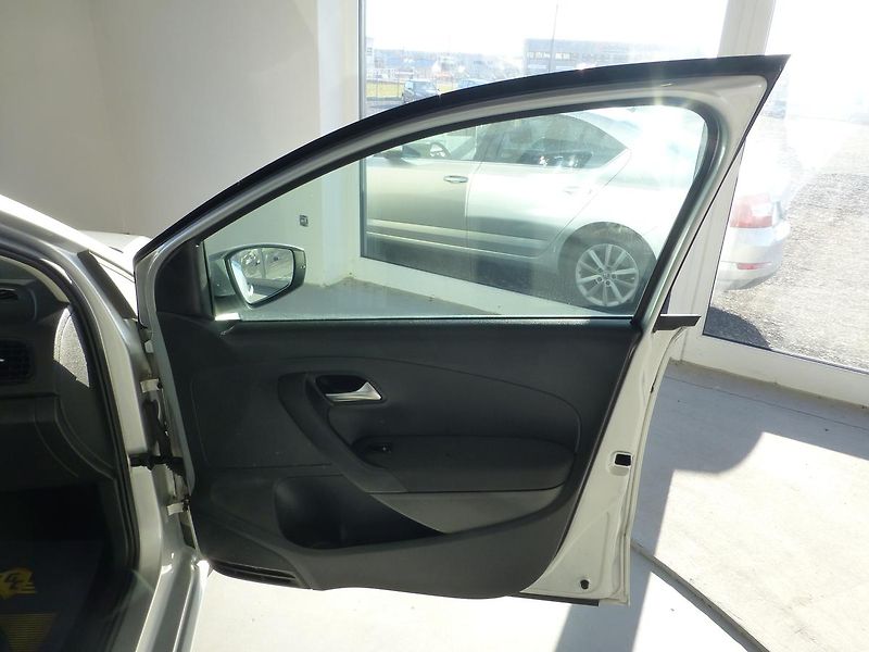 Volkswagen Polo (2011) 1,2TDI***KLIMATIZACE**5DV** - fotka 15 z 22
