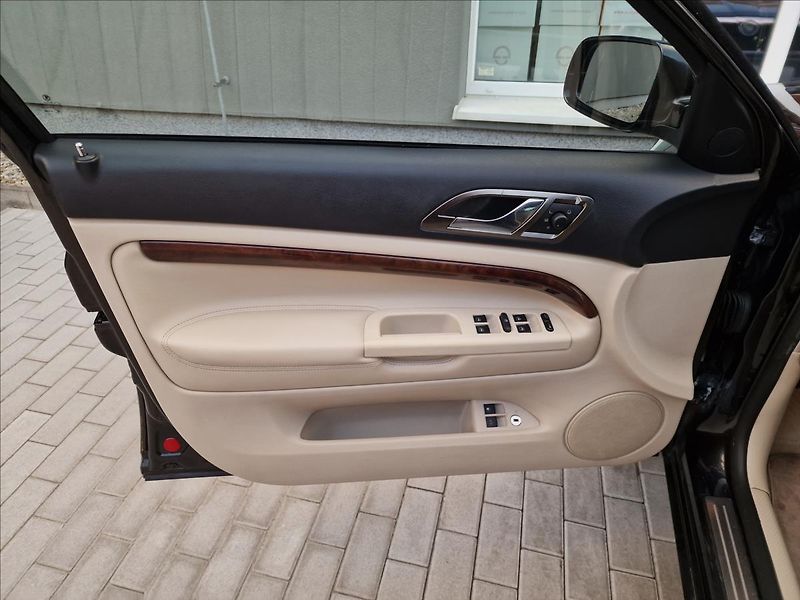 Škoda Superb 2.5 TDI  V6 120kW Elegance,ČR - fotka 30 z 46