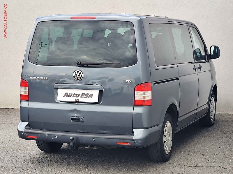 Volkswagen Caravelle (2008) 2.5TDi 8míst, AC, TZ, park - fotka 4 z 21
