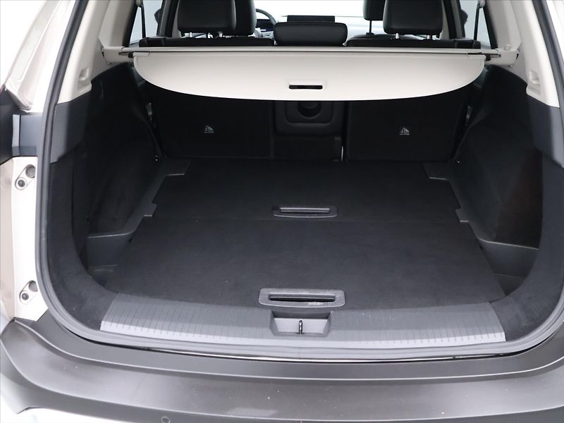 Nissan X-Trail 1,5 e-Power 4WD Tekna CZ 1.Maj - fotka 10 z 35