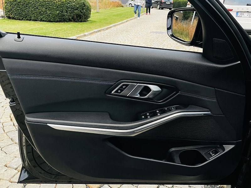 BMW Řada 3 320d XDRIVE M-PAKET VÝHŘEV - fotka 35 z 59
