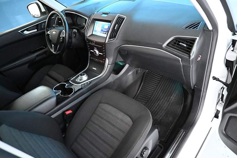Ford S-MAX (2022) 2.0 7 Míst 140 KW LED SONY ACC - fotka 11 z 41