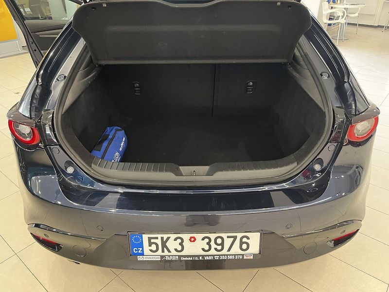 Mazda 3 (2025) 2.5L G140 6MT FWD Centre-Line - fotka 17 z 17
