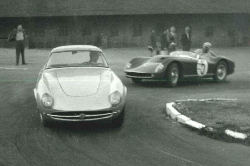 Škoda 1100 OHC Coupé v plné jízdě