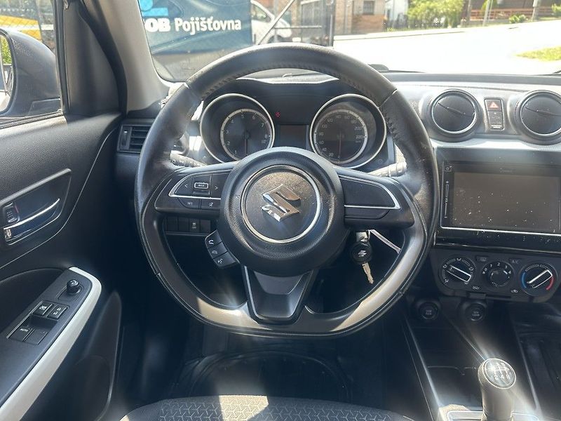 Suzuki Swift 1.2i 66kW Dualjet  serviska - fotka 7 z 20