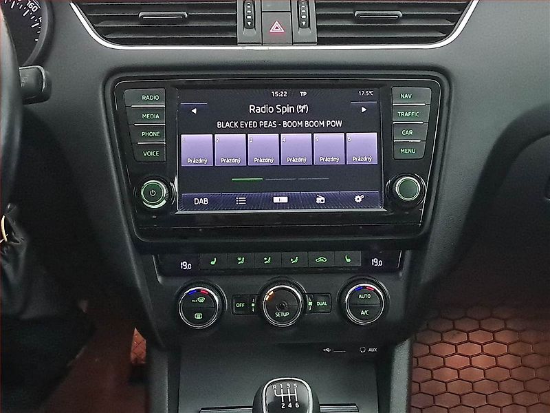 Škoda Octavia (2014) Greenline 1.6 TDI, Navi - fotka 12 z 16