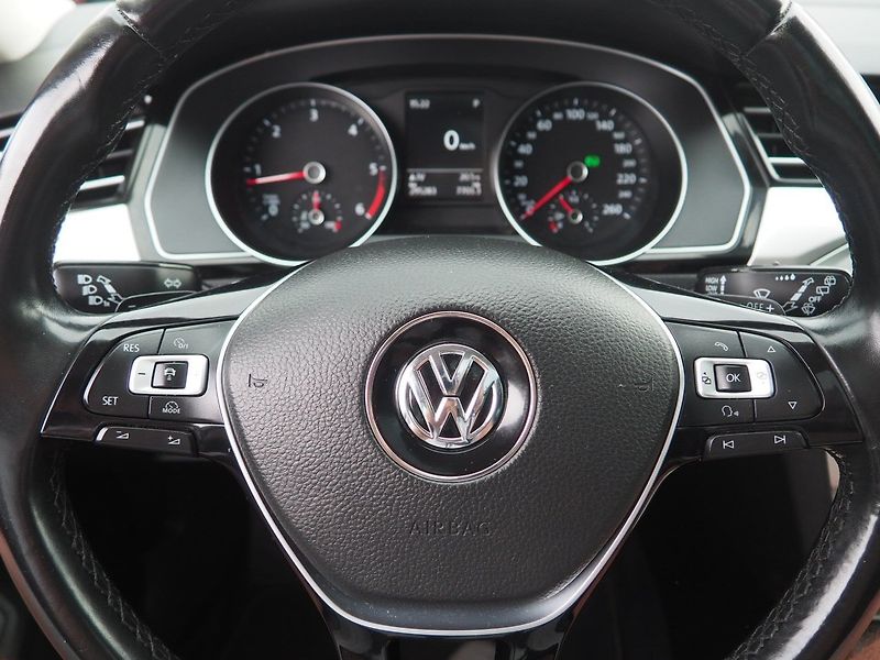 Volkswagen Passat (2016) 2.0 TDI 140 kW, DSG, 4Motion - fotka 25 z 48