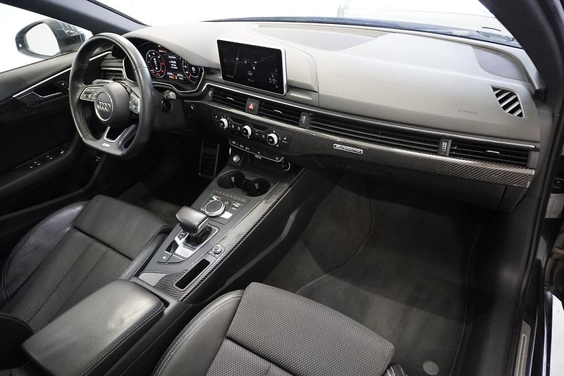 Audi A4 (2016) 2.0 TDI 140kW QUATTRO S TRONIC - fotka 17 z 37