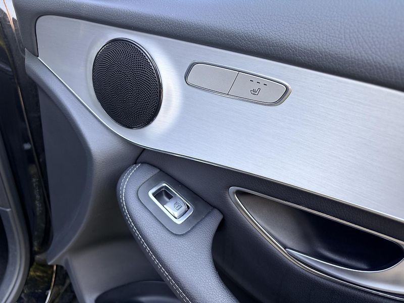 Mercedes-Benz GLC 220D 4MATIC - fotka 48 z 49