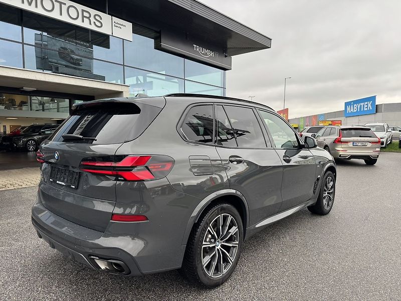 BMW X5 40d xDrive Masáže Ventilace Ne - fotka 5 z 18