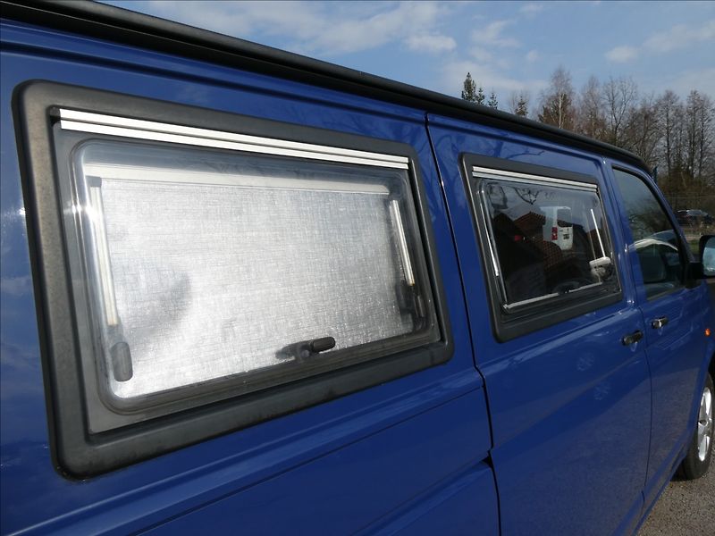 Volkswagen T5 California 2,5 TDi 96kW obytný vůz - fotka 17 z 49