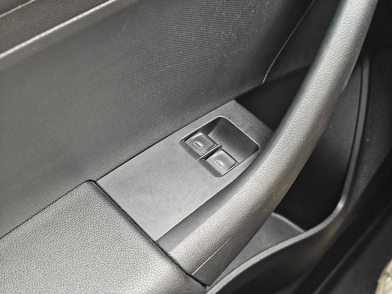 Škoda Rapid Ambition 1,2 TSI - fotka 18 z 21