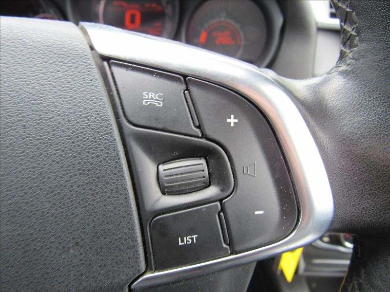 Citroën C4 1,2 96kW - fotka 18 z 29