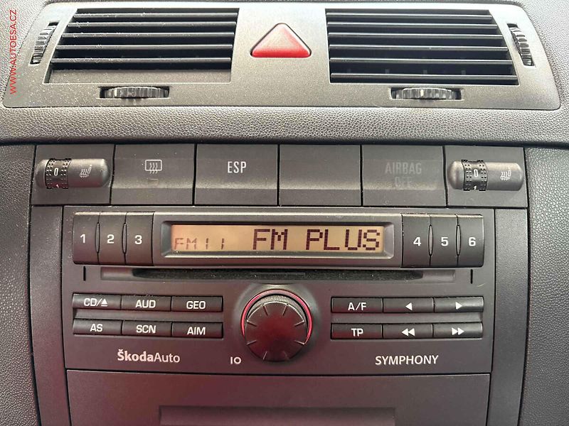 Škoda Fabia (2006) 1.4 i, AC, výhřev sed - fotka 11 z 13