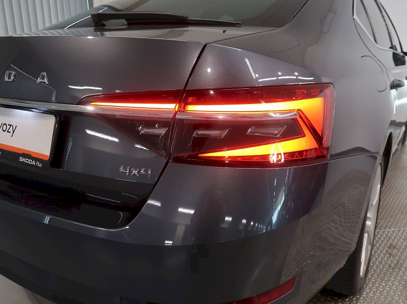 Škoda Superb (2019) STYLE 2.0TDI 140KW 4x4 DSG LED - fotka 11 z 47