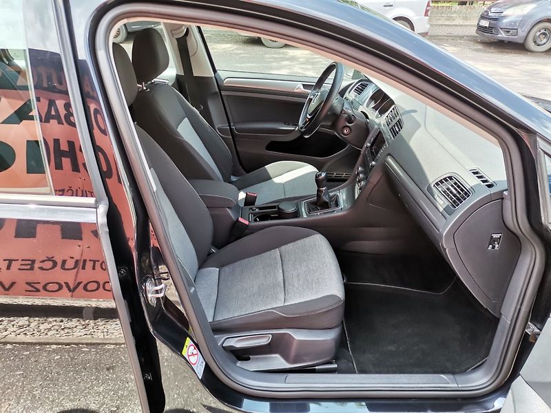 Volkswagen Golf Variant (2014) 1.2TSi 77kw PDC - fotka 15 z 27