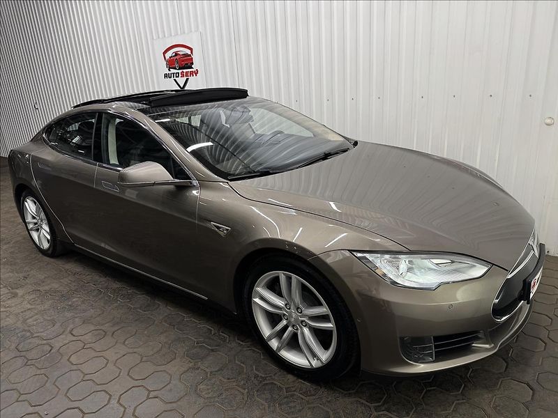 Tesla Model S 70D 4x4 DUAL MOTOR PANO DPH - fotka 12 z 36