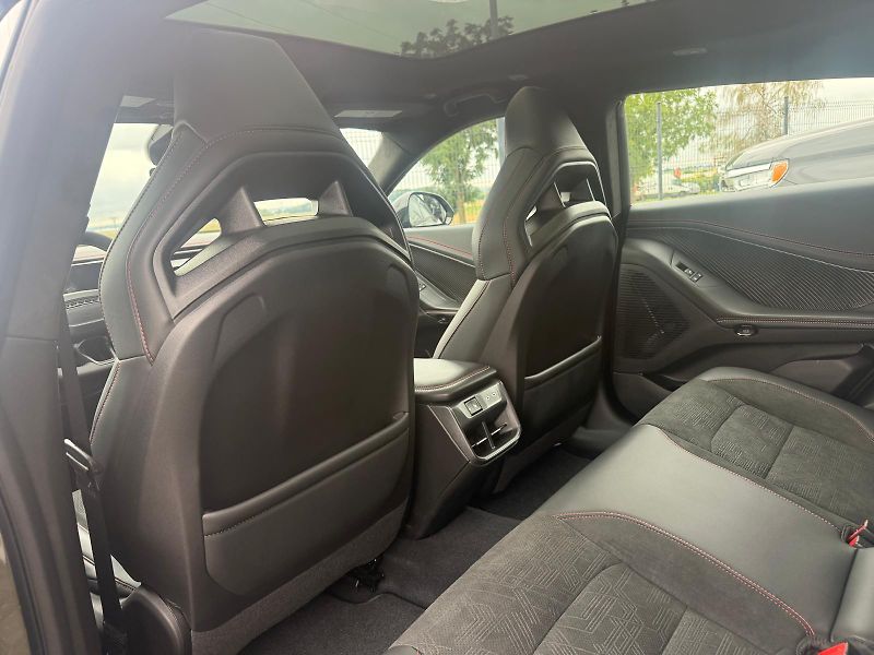 Dodge Charger (2026) SIXPACK SCAT PACK 4-DOOR - fotka 14 z 27