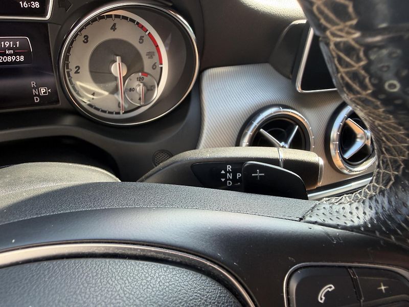 Mercedes-Benz CLA (2015) - fotka 31 z 31