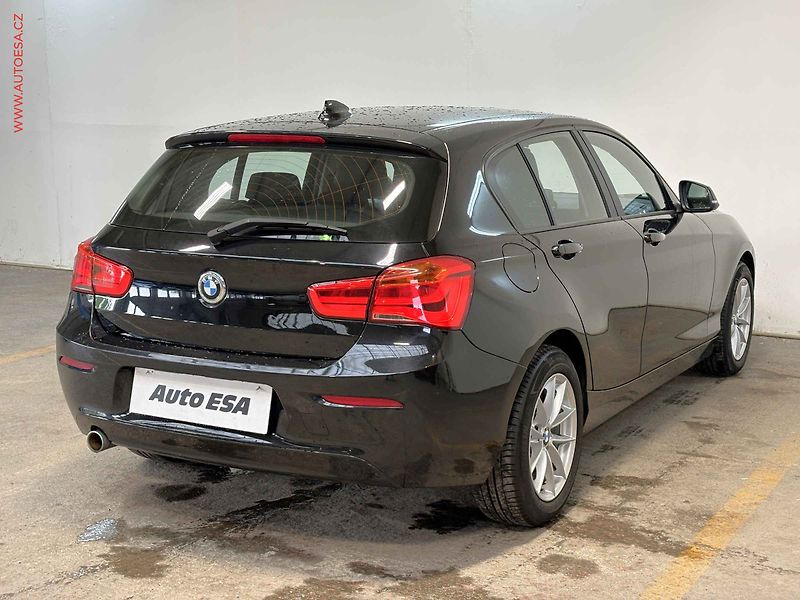 BMW Řada 1 (2017) 2.0 D, AC, STK5/28 - fotka 4 z 16