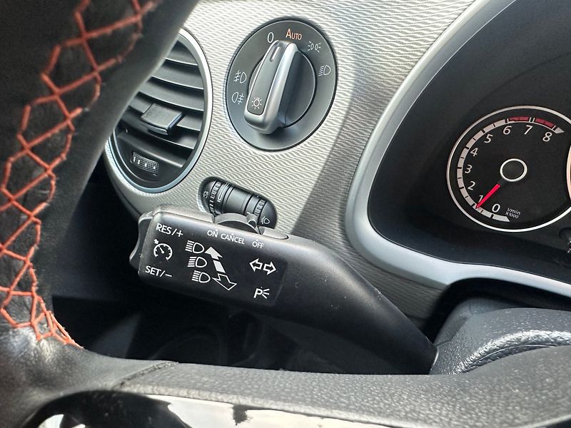 Volkswagen New Beetle (2015) 1.2Tsi 77kw Club - fotka 20 z 33