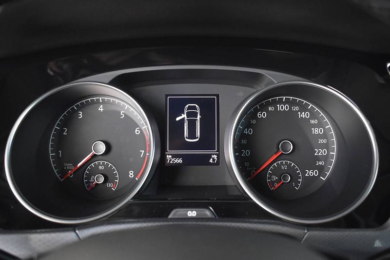 Volkswagen Touran (2022) 1.5TSI 110kW,tažné,záruka,LED - fotka 17 z 25