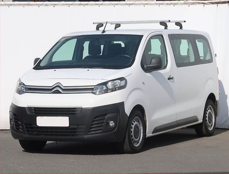 Citroën Jumpy (2019) 2.0 BlueHDi, Bus, 6Míst, ČR - fotka 2 z 16