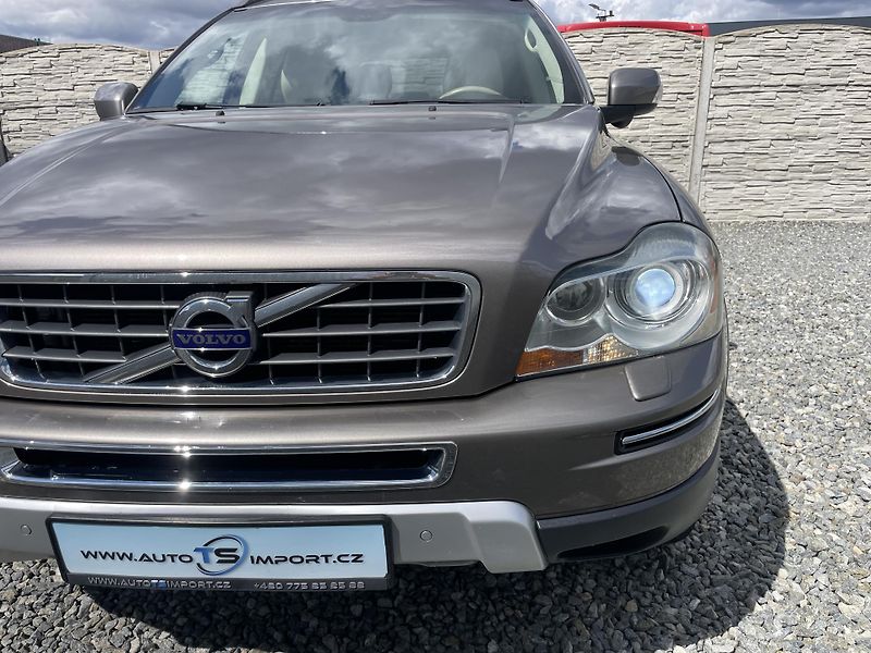 Volvo XC90 2.5TDi D5 200PS AWD R-DESIGN!! - fotka 70 z 180