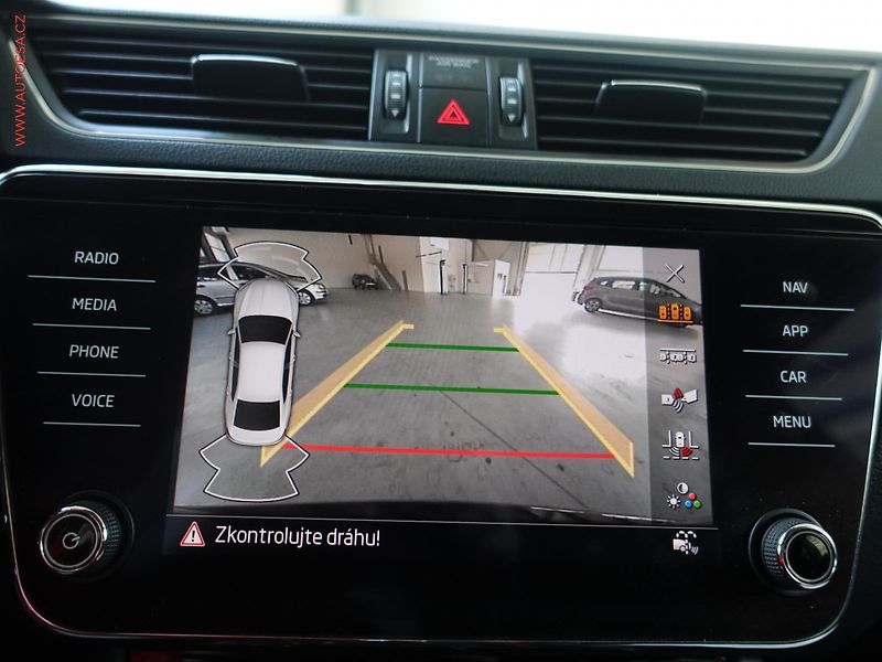 Škoda Superb (2021) 1.5 TSi, 2.maj,ČR, Style - fotka 22 z 28