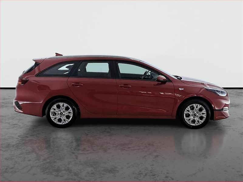 Kia Ceed (2023) 1.5 T-GDI, Serv.kniha - fotka 6 z 18