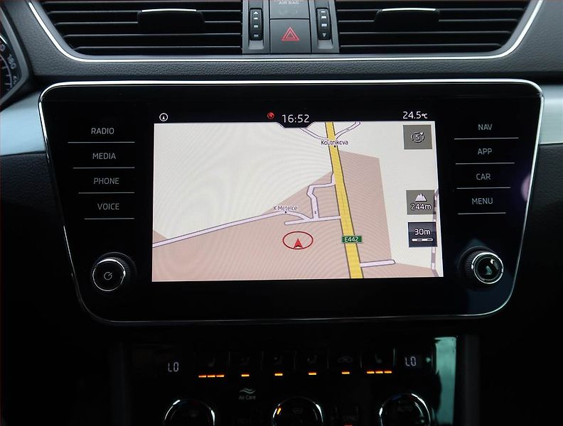 Škoda Superb (2018) 1.6 TDI, Navi, Tempomat - fotka 13 z 19