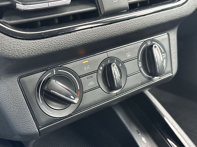 Škoda Scala (2020) 1.0 TSI Ambition - fotka 13 z 26