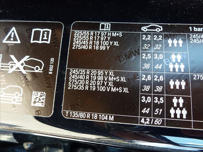 BMW Řada 5 3,0 D X-Drive M-Paket  Carbon - fotka 61 z 62