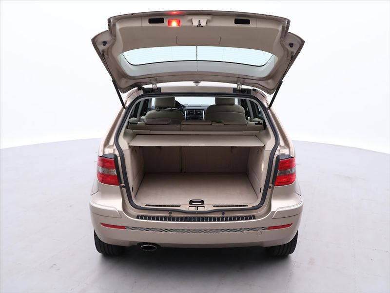 Mercedes-Benz Třídy B 2,0 180CDI CZ Klima Xenon - fotka 9 z 25