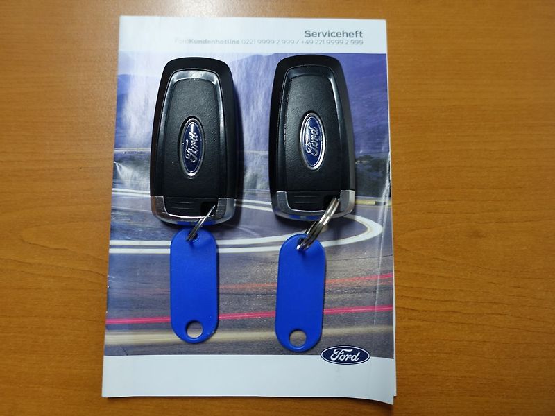 Ford S-MAX 110 kw, manuál, LED světlomety - fotka 36 z 38