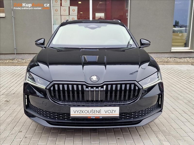 Škoda Superb 1.5 TSI DSG 110kW L&K Combi - fotka 4 z 50
