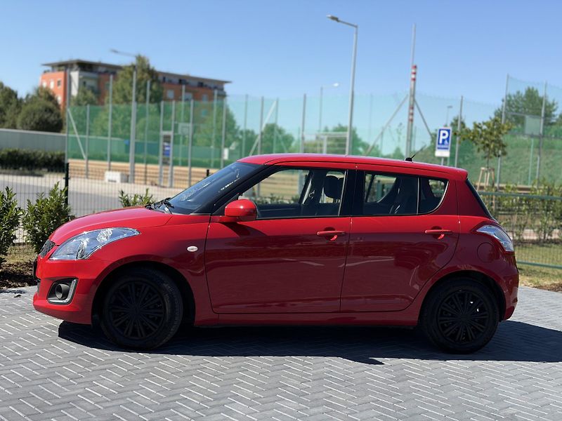 Suzuki Swift (2016) 1.2i 69 kw - fotka 2 z 16