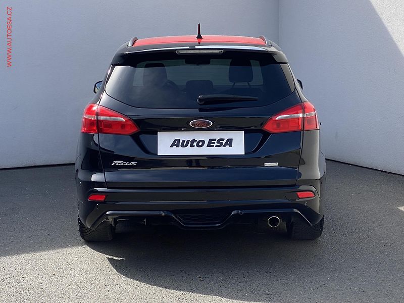 Ford Focus (2017) 1.5 EcoBoost, ČR, Sport, navi - fotka 5 z 19