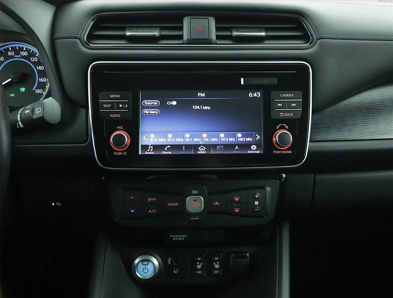 Nissan Leaf (2019) 40 kWh, SoH 88%, Automat - fotka 12 z 18