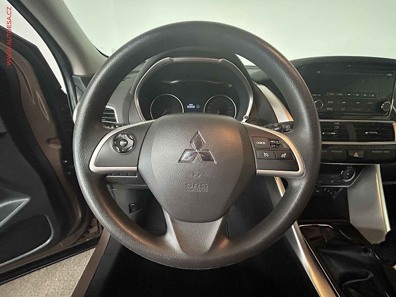 Mitsubishi Eclipse Cross (2019) 1.5 T-MIVEC, ČR, AC, temp - fotka 12 z 17