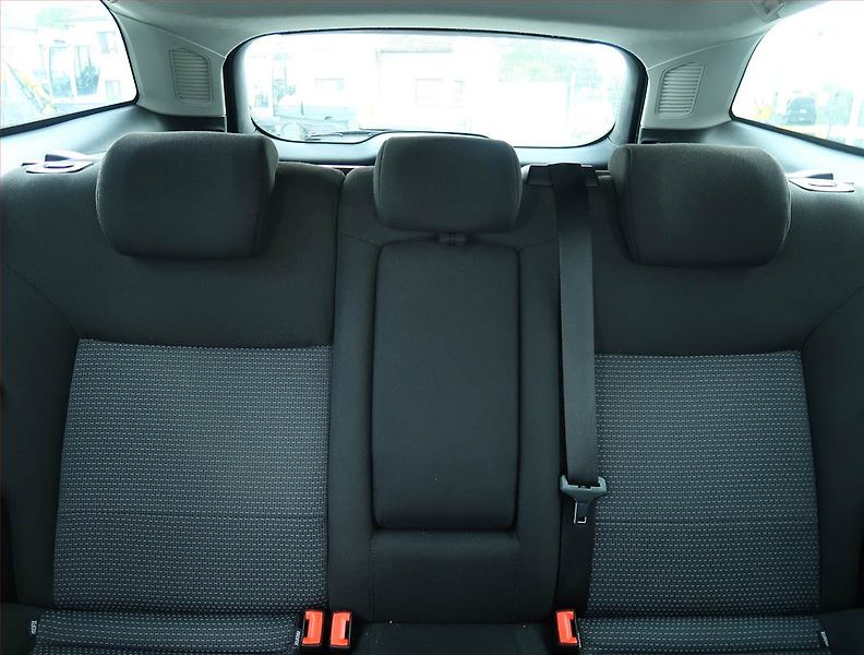 Ford Mondeo (2008) Trend 2.0 16V, Serv.kniha - fotka 10 z 17