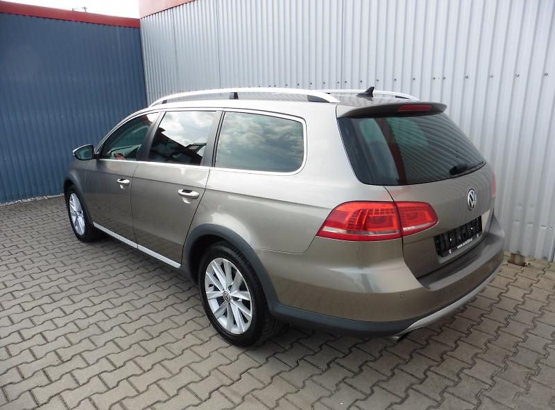 Volkswagen Passat 2,0 TDI Alltrack 4motion DSG - fotka 5 z 14