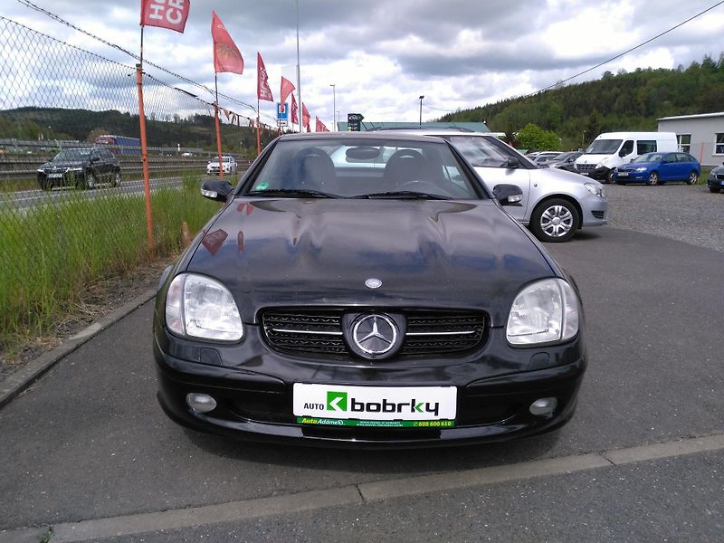 Mercedes-Benz SLK 230 Kompressor manuál - fotka 25 z 27