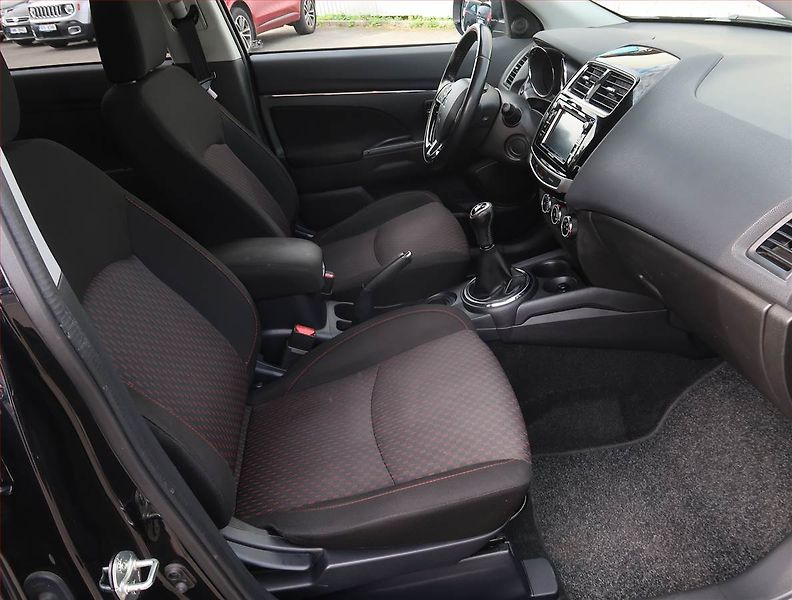 Mitsubishi ASX (2017) 1.6 MIVEC, Serv.kniha, Navi - fotka 9 z 20