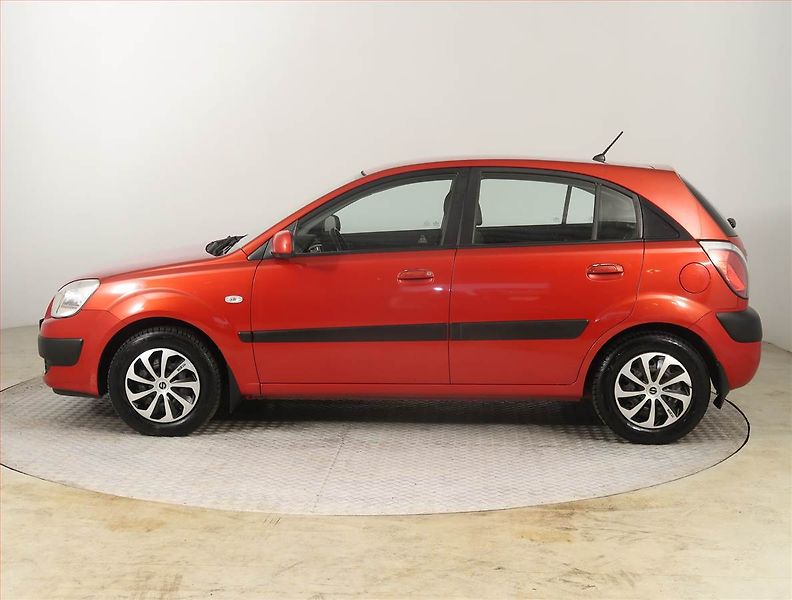 Kia Rio (2009) 1.4 16V, po STK, zamluveno - fotka 3 z 14
