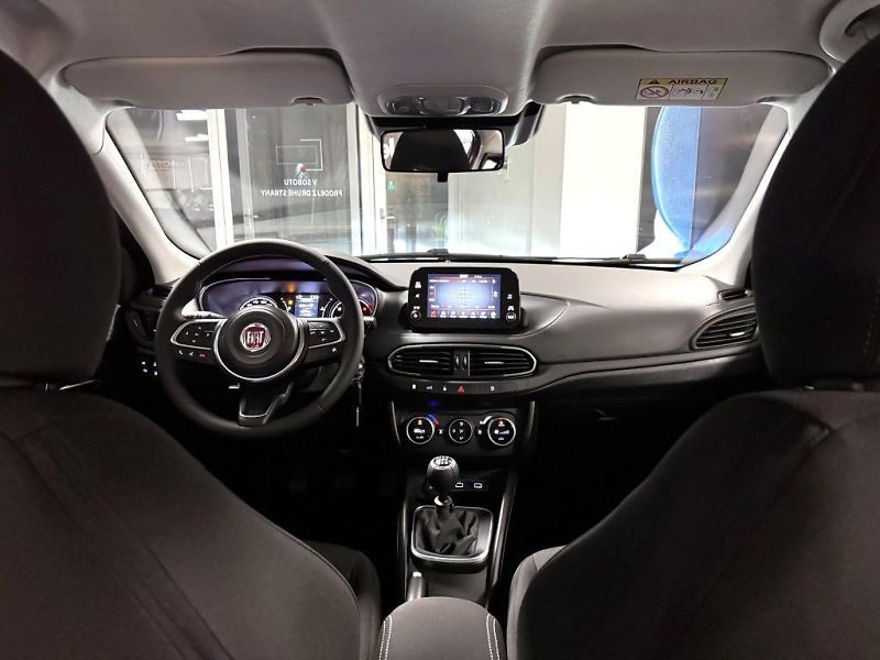 Fiat Tipo (2026) Sedan 1.6 MultiJet 130k MT6 Ur - fotka 16 z 16