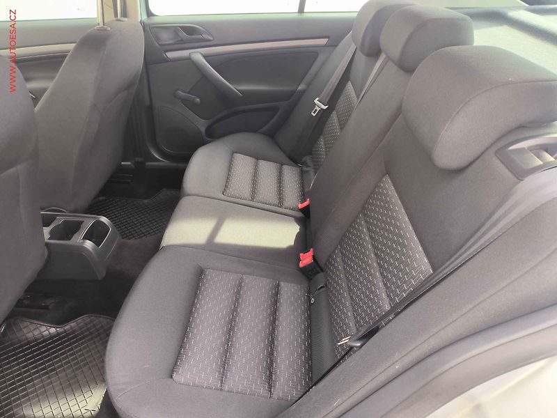 Škoda Octavia (2013) 1.6.TDI, ČR, AC, park.asist - fotka 10 z 15