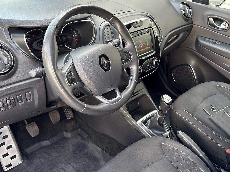Renault Captur (2019) LIMITED MAN6, ČR - fotka 6 z 46