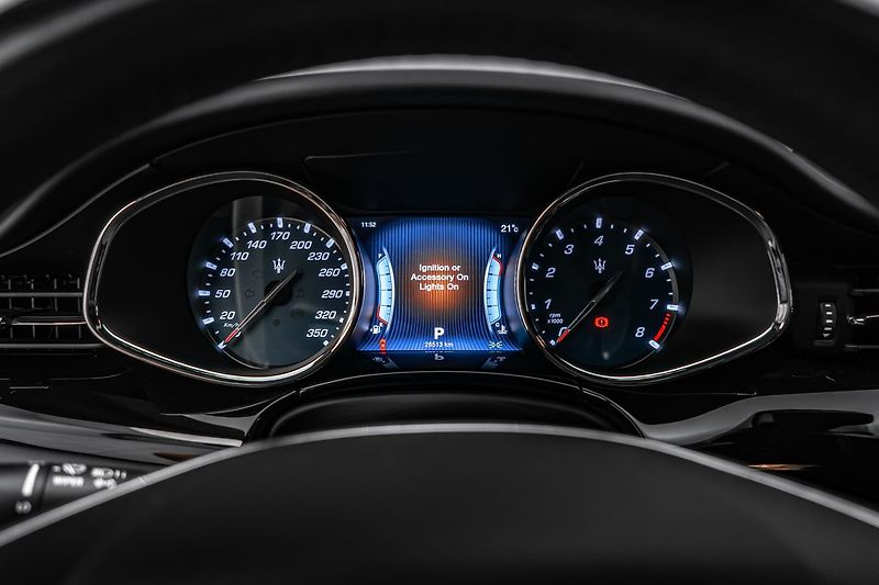 Maserati Quattroporte GTS V8 530PS - fotka 24 z 25