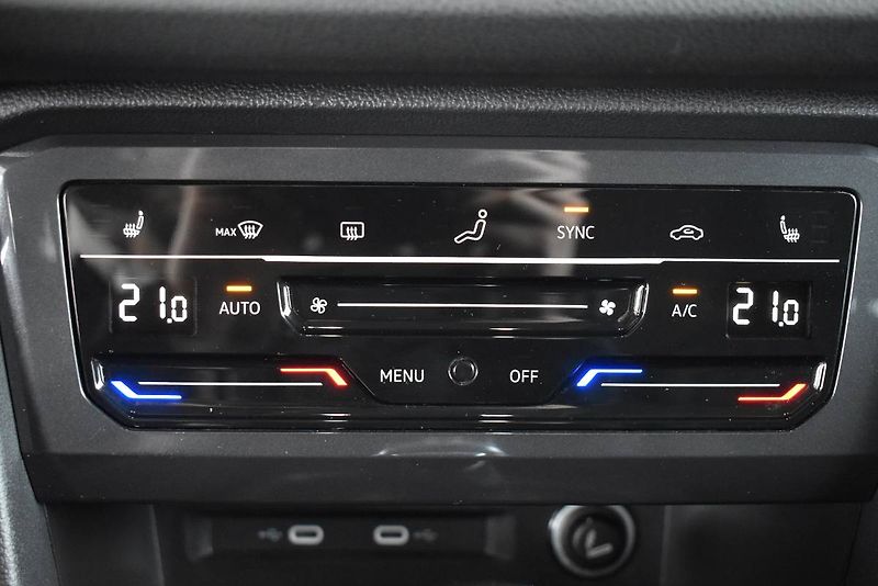 Volkswagen Tiguan Allspace (2022) 2.0TDI 110kW DSG,7 míst,tažné - fotka 22 z 25